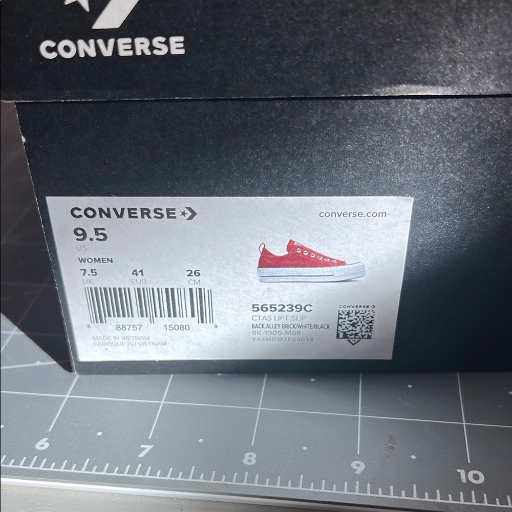 Converse Platform Slip-On Sneakers in Burgundy Red - Picture 4 of 4